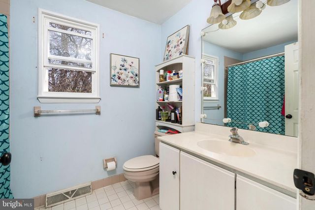 3 COUNTRY LN, Hamilton, NJ 08690