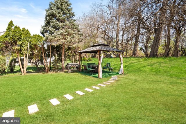 3 COUNTRY LN, Hamilton, NJ 08690