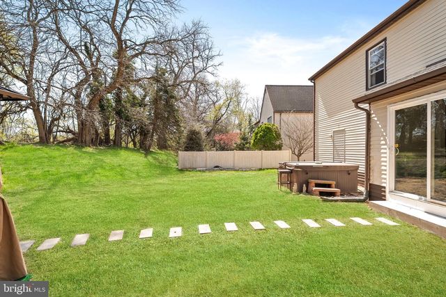 3 COUNTRY LN, Hamilton, NJ 08690