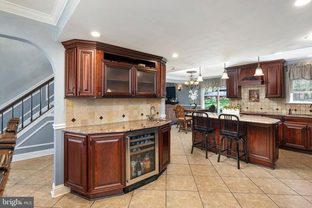 3 COUNTRY LN, Hamilton, NJ 08690