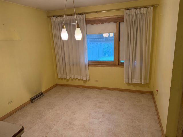 8325 S Karlov Avenue, Chicago, IL 60652