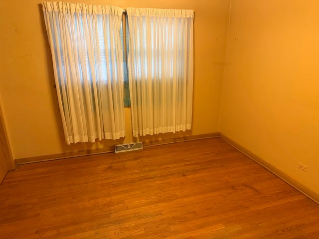 8325 S Karlov Avenue, Chicago, IL 60652