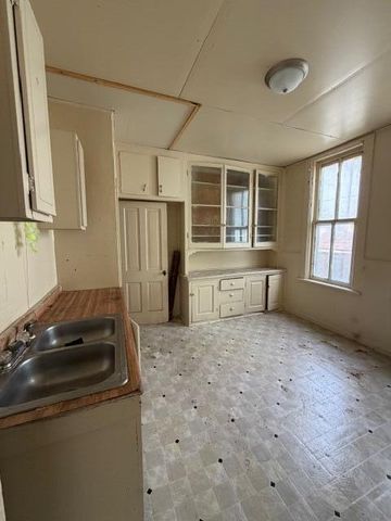 1140 Lasalle STREET, Racine, WI 53404