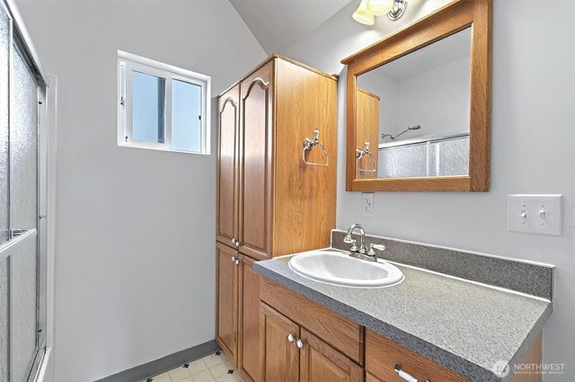 1710 W State Route 4, Skamokawa, WA 98647