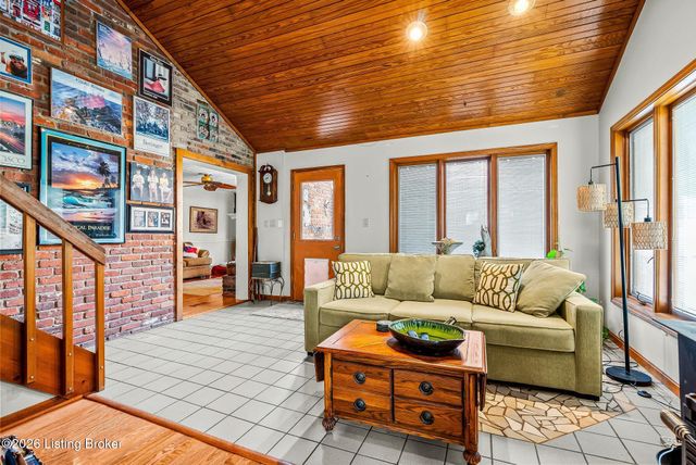 5206 Arrowshire Dr, La Grange, KY 40031