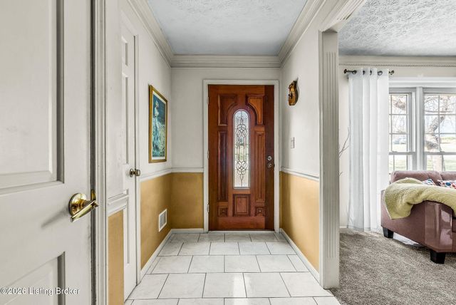 5206 Arrowshire Dr, La Grange, KY 40031