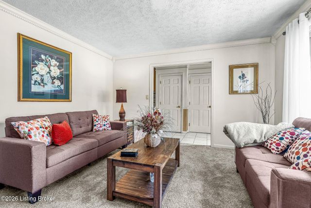 5206 Arrowshire Dr, La Grange, KY 40031