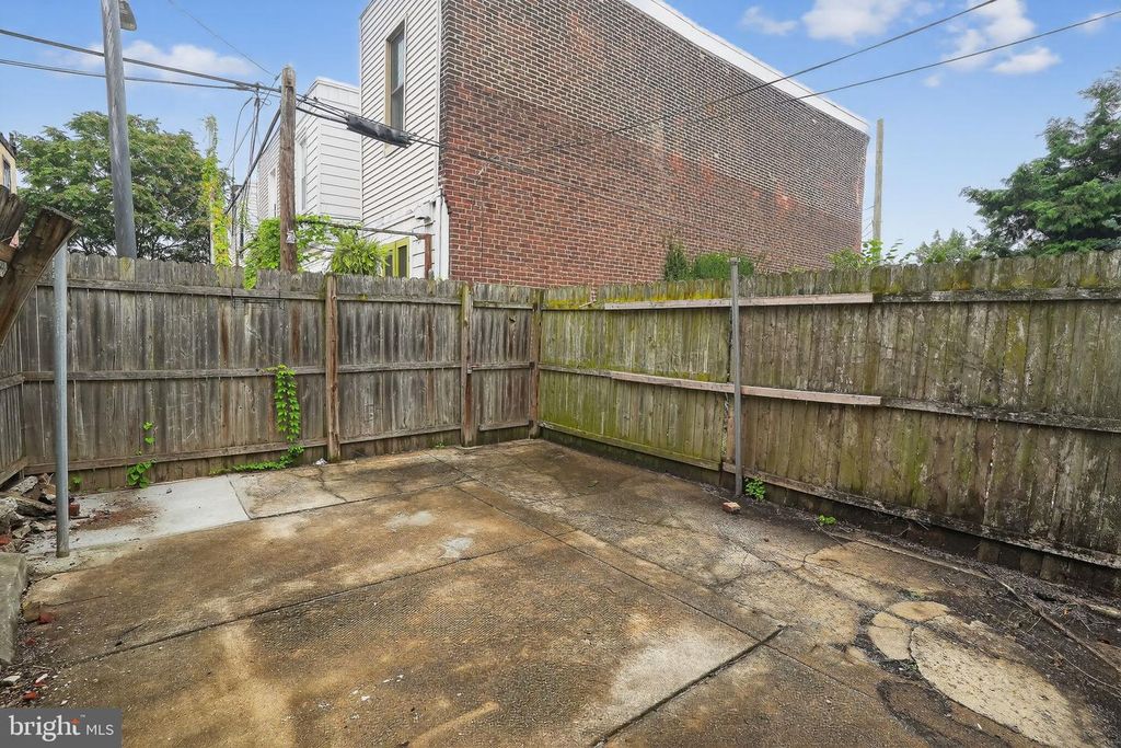 1325 E SUSQUEHANNA AVE, Philadelphia, PA 19125