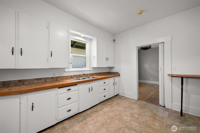 2006 Iron Street, Bellingham, WA 98225
