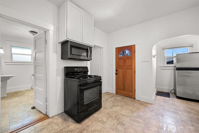 2006 Iron Street, Bellingham, WA 98225
