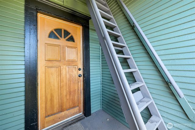 2006 Iron Street, Bellingham, WA 98225
