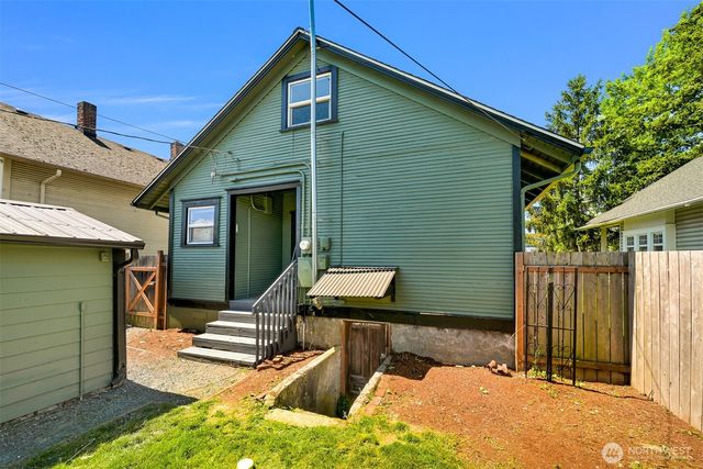 2006 Iron Street, Bellingham, WA 98225