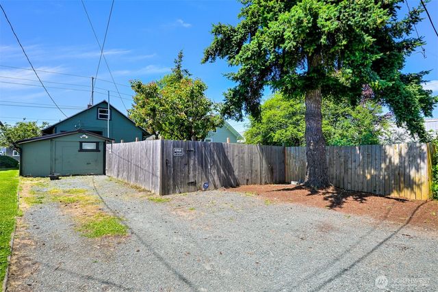 2006 Iron Street, Bellingham, WA 98225