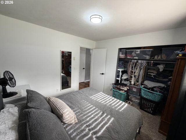 3854 VISTA Dr, North Bend, OR 97459