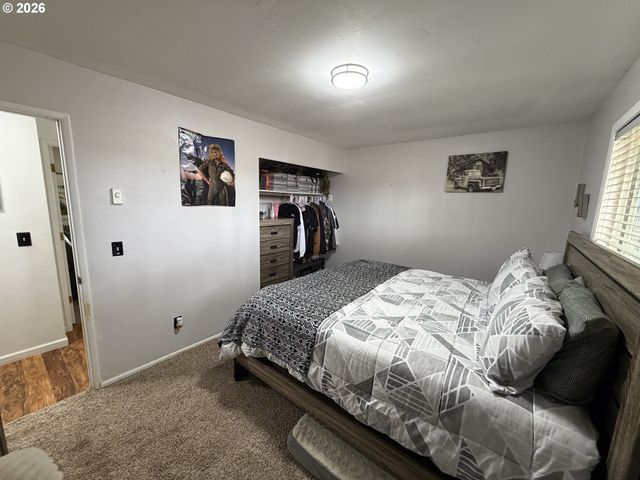 3854 VISTA Dr, North Bend, OR 97459