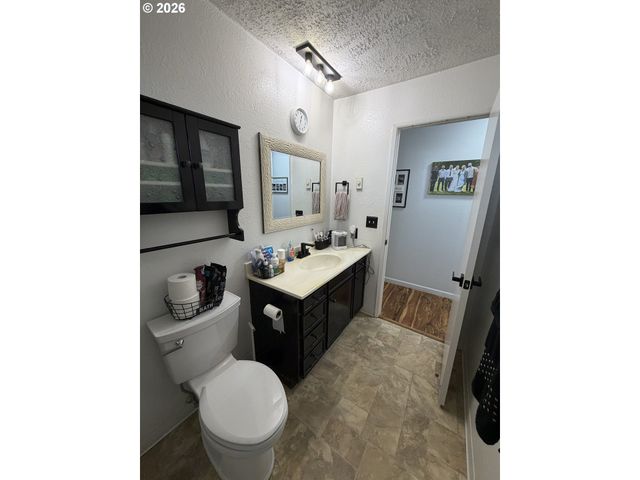 3854 VISTA Dr, North Bend, OR 97459