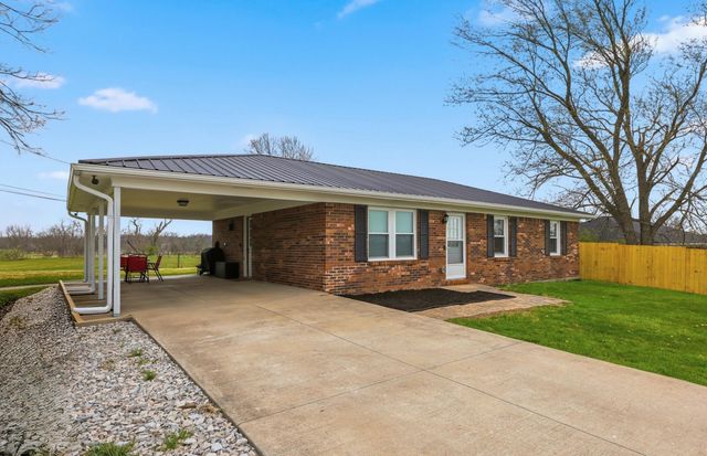 661 Old Louisville Road, Salvisa, KY 40372