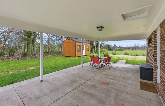 661 Old Louisville Road, Salvisa, KY 40372