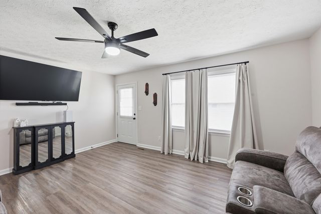 661 Old Louisville Road, Salvisa, KY 40372