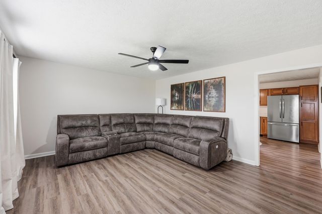 661 Old Louisville Road, Salvisa, KY 40372