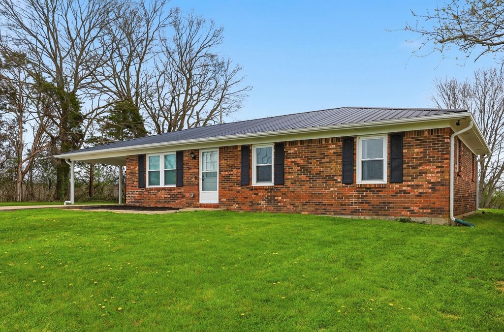 661 Old Louisville Road, Salvisa, KY 40372