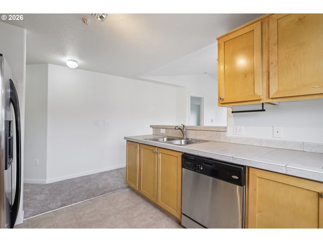 760 Nw 185TH Ave 308, Beaverton, OR 97006