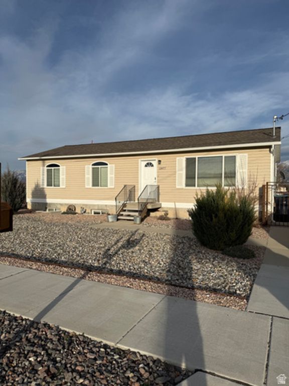 13877 S 2200 W, Bluffdale, UT 84065