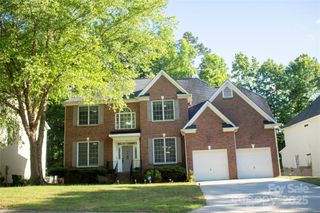 7708 Harrington Woods Road, Charlotte, NC 28269