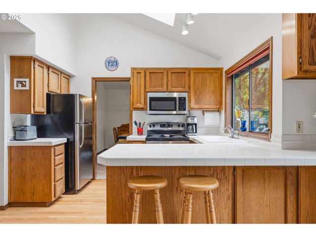9580 Sw RIVERWOOD Ln, Tigard, OR 97224