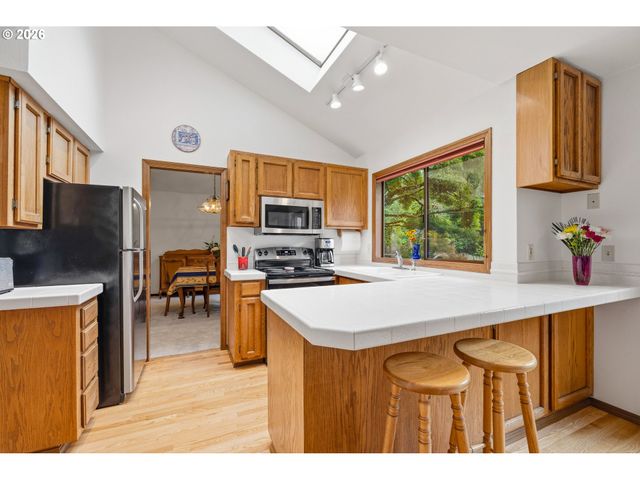 9580 Sw RIVERWOOD Ln, Tigard, OR 97224