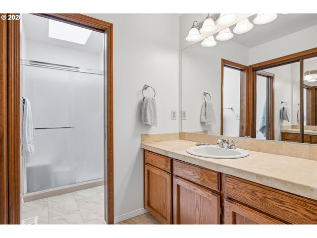 9580 Sw RIVERWOOD Ln, Tigard, OR 97224