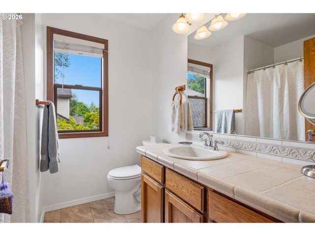 9580 Sw RIVERWOOD Ln, Tigard, OR 97224