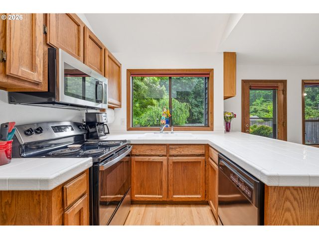 9580 Sw RIVERWOOD Ln, Tigard, OR 97224