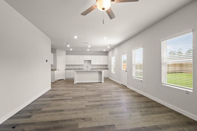 10758 Red Flagstone Drive, Conroe, TX 77306