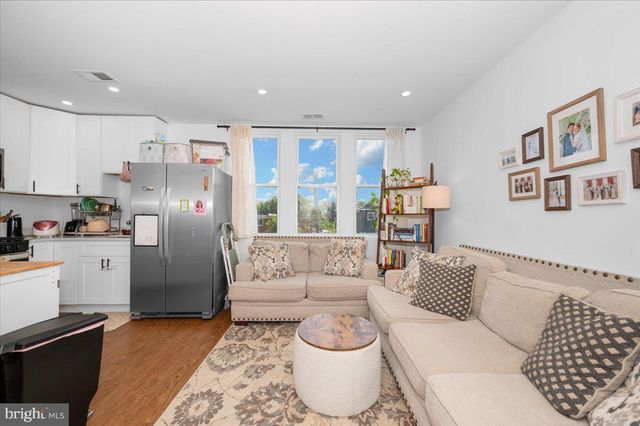 211 WEBSTER ST NE, Washington, DC 20011