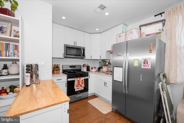 211 WEBSTER ST NE, Washington, DC 20011