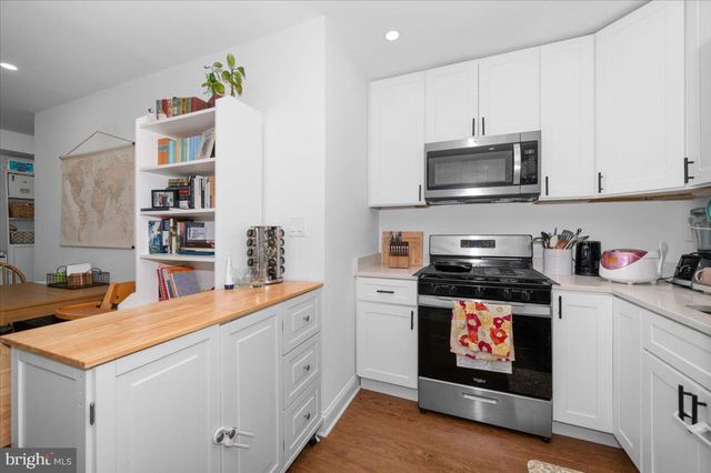 211 WEBSTER ST NE, Washington, DC 20011