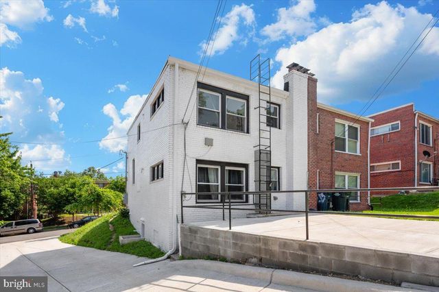 211 WEBSTER ST NE, Washington, DC 20011