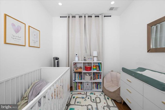 211 WEBSTER ST NE, Washington, DC 20011