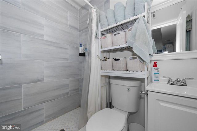 211 WEBSTER ST NE, Washington, DC 20011