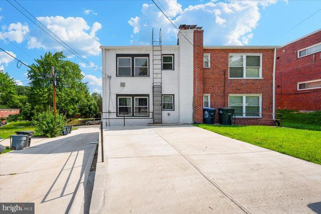 211 WEBSTER ST NE, Washington, DC 20011