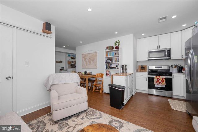 211 WEBSTER ST NE, Washington, DC 20011