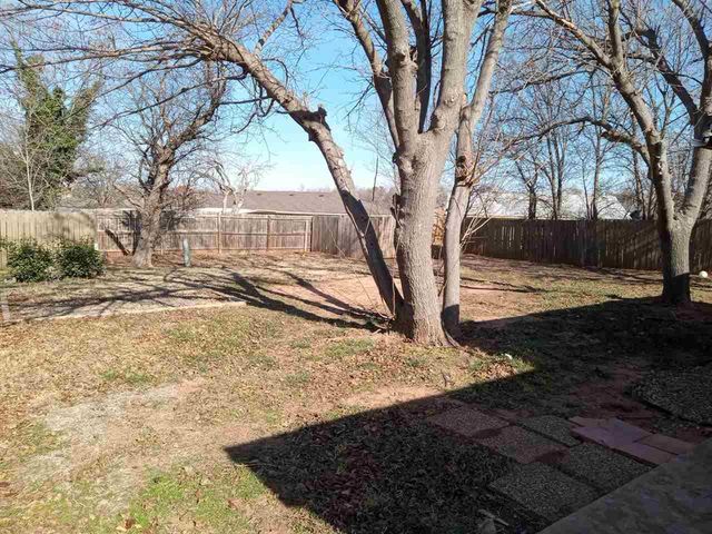 4629 SE Brighton Pl, Lawton, OK 73501