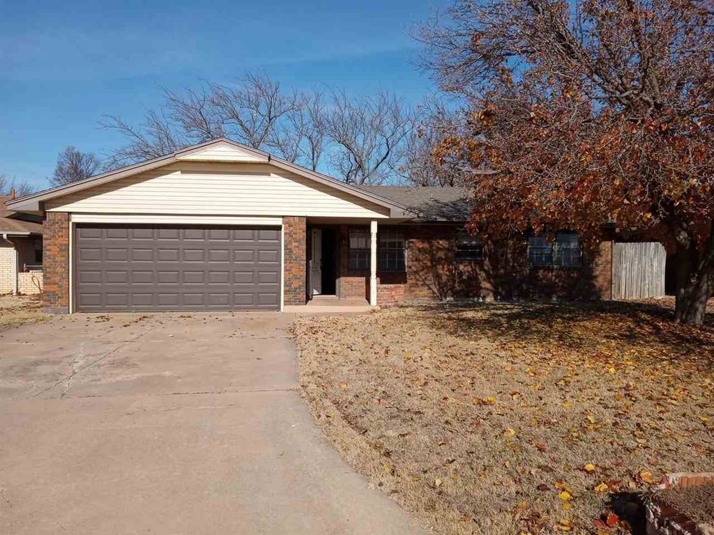 4629 SE Brighton Pl, Lawton, OK 73501