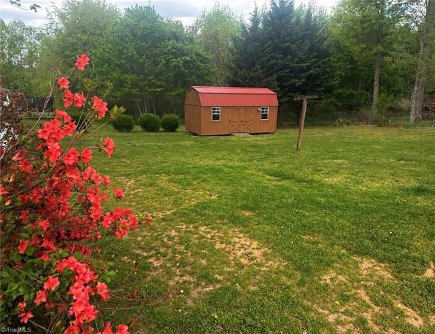 184 Shamrock Avenue, Mount Airy, NC 27030