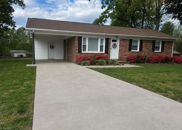 184 Shamrock Avenue, Mount Airy, NC 27030