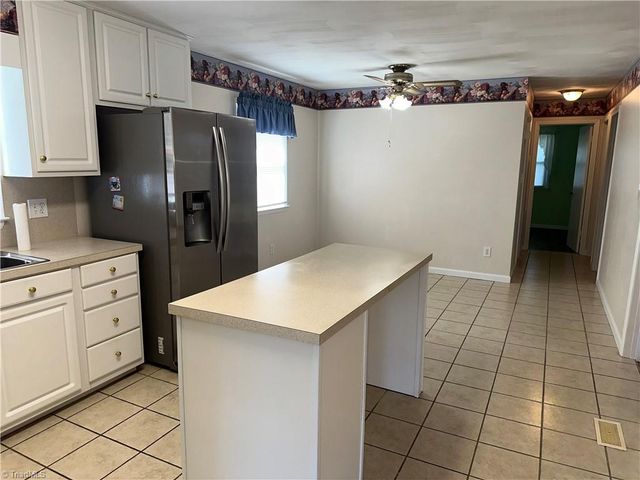 184 Shamrock Avenue, Mount Airy, NC 27030