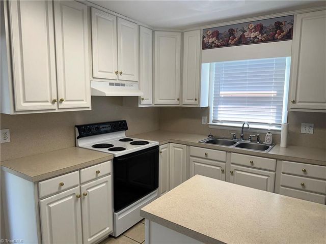 184 Shamrock Avenue, Mount Airy, NC 27030