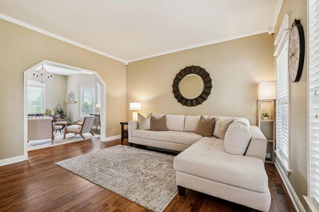 8055 S 85th STREET, Franklin, WI 53132