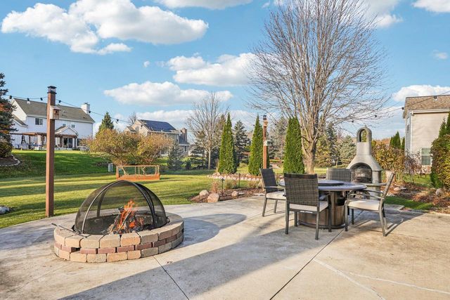 8055 S 85th STREET, Franklin, WI 53132